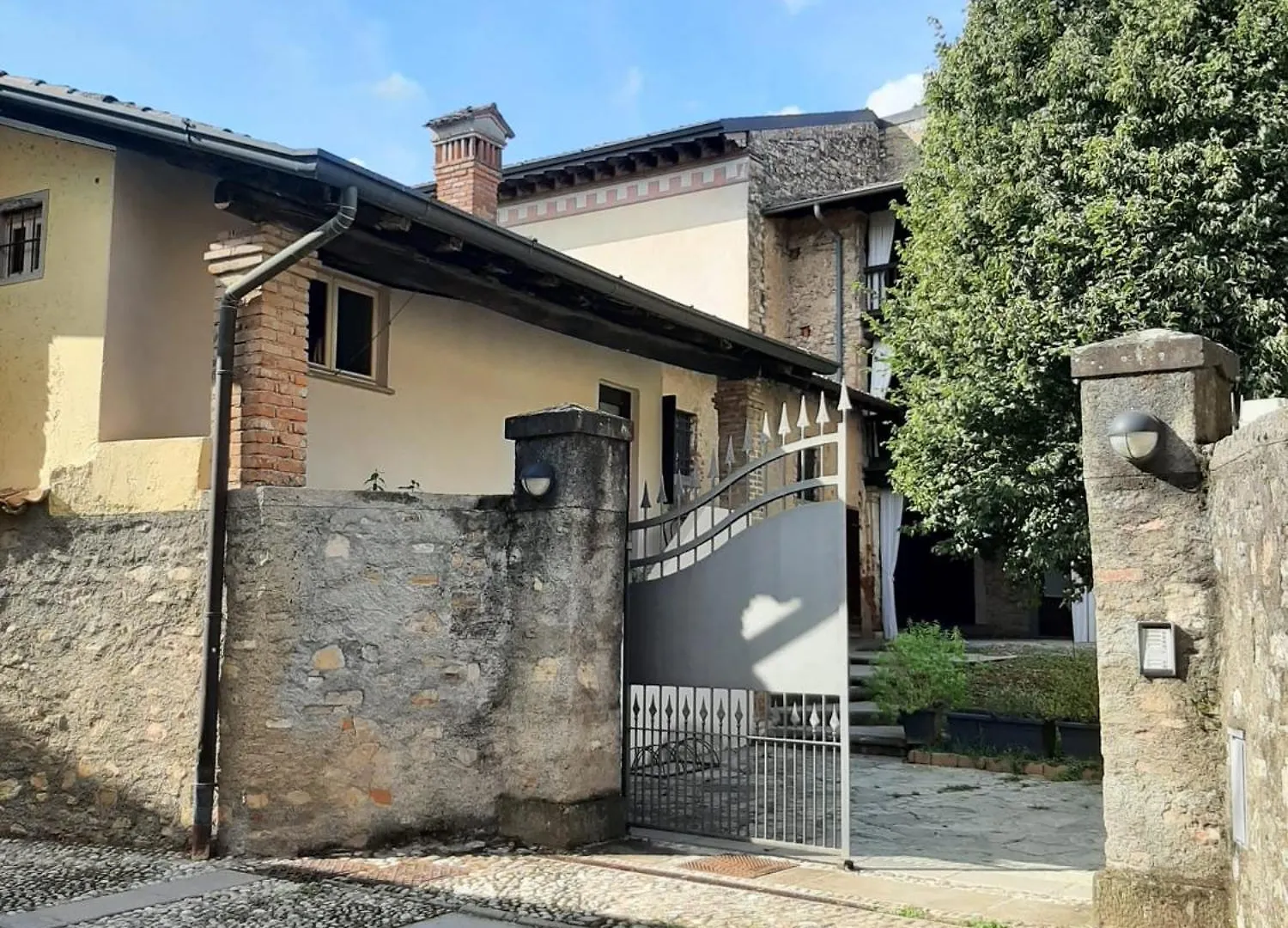 Villa Gradoni Monticelli Brusati Italië
